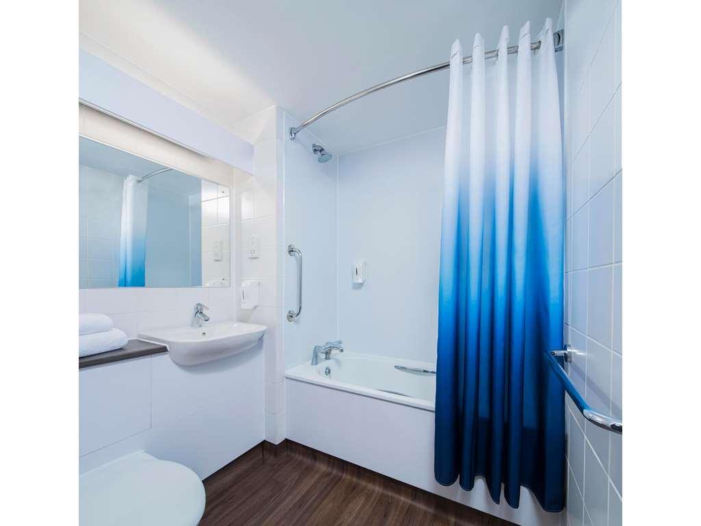 Travelodge London Park Royal 객실 사진