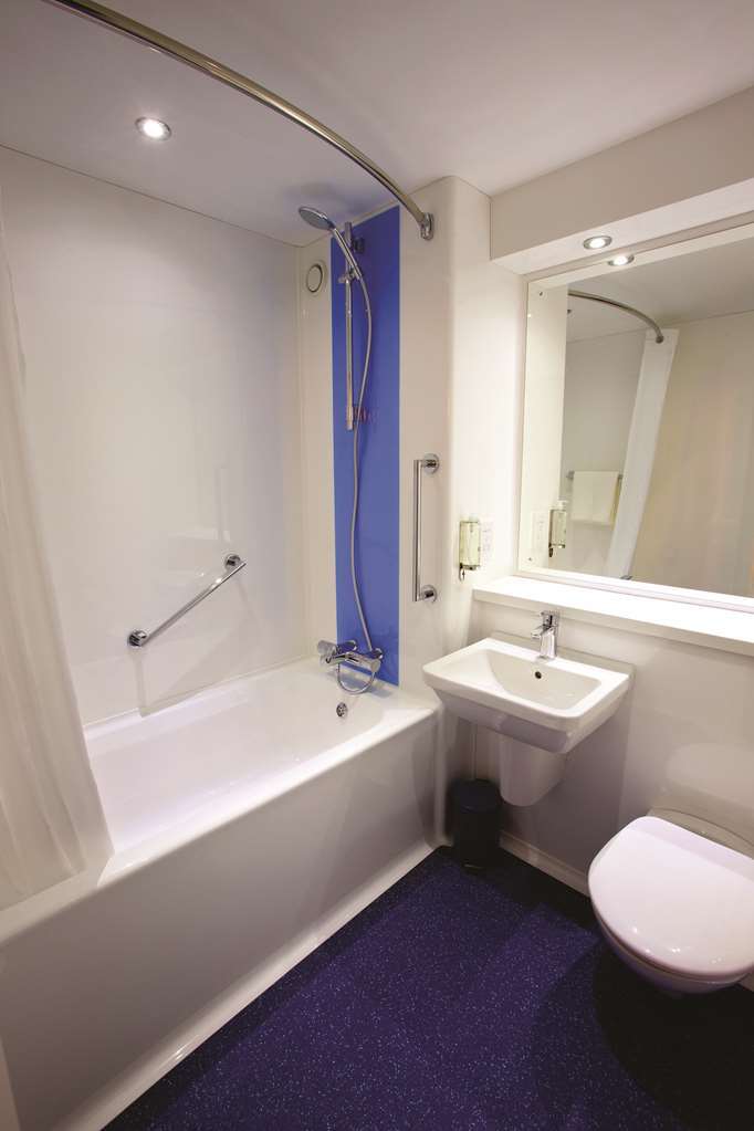 Travelodge London Park Royal 객실 사진